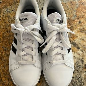 Adidas grand court perfect condition